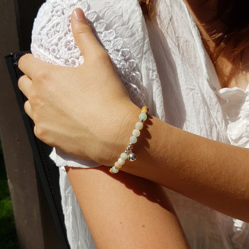 Le bracelet est porté avec de l’Agate du Botswana 2