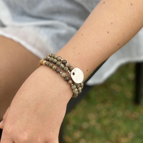 Le bracelet est porté avec de la Jaspe Artic 2