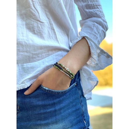 Le bracelet est porté avec de la Serpentine 2